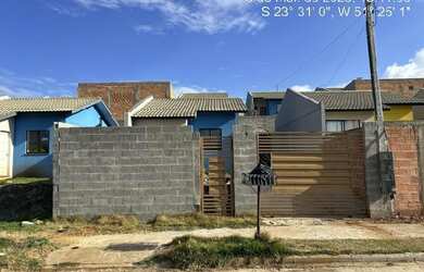 Imagem: A casa possui 2 Dormitórios, 1 Banheiro, 1 Vaga na garagem