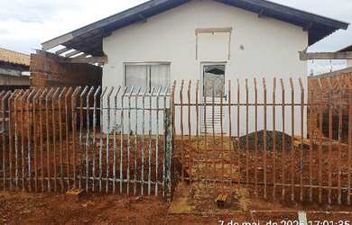 Imagem: A casa possui 2 Dormitórios, 1 Banheiro, 43m² de Área, 210m²