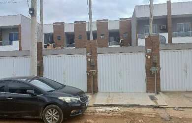 Imagem: A casa possui 2 Dormitórios, 1 Banheiro, 1 Vaga na garagem