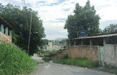 Imagem: A casa possui 2 Dormitórios, 1 Banheiro, 1 Vaga na garagem