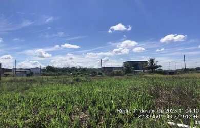 Imagem: A casa possui 2 Dormitórios, 1 Banheiro, 81m² de Área e 180m²