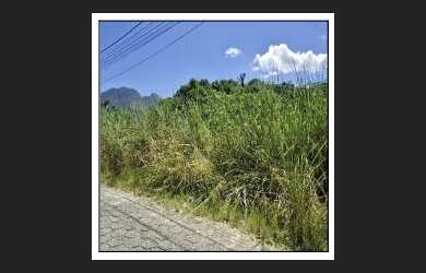 Imagem: O terreno possui 1 Dormitório, 1 Banheiro, 50m² de Área