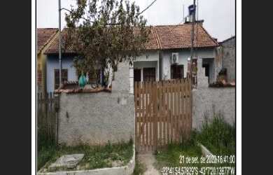 Imagem: A casa possui 2 Dormitórios, 1 Banheiro, 51m² de Área e 133m²