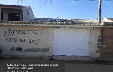 Imagem: A casa possui 2 Dormitórios, 1 Banheiro, 1 Vaga na garagem