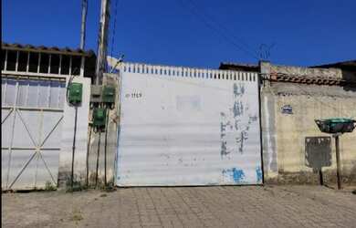 Imagem: A casa possui 2 Dormitórios, 1 Banheiro, 53m² de Área, 142m²