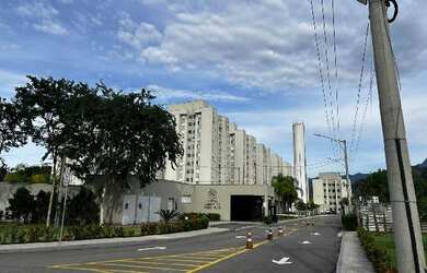 Imagem: O apartamento e possui 2 Dormitórios, Suítes, 1 Banheiro