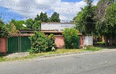 Imagem: A casa possui 2 Dormitórios, 1 Banheiro, 95m² de Área, 374m²