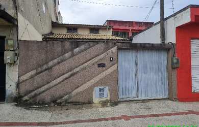 Imagem: A casa possui 3 Dormitórios, 1 Banheiro, 139m² de Área e