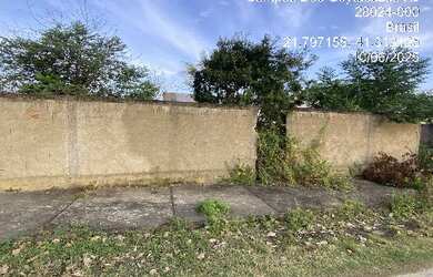 Imagem: O terreno possui 1 Dormitório, 1 Banheiro, 50m² de Área