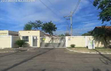 Imagem: A casa possui 2 Dormitórios, 1 Banheiro, 1 Vaga na garagem