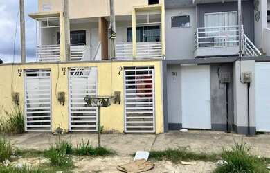 Imagem: A casa e possui 1 Dormitório, 1 Banheiro, 1 Vaga na garagem