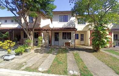 Imagem: A casa possui 2 Dormitórios, 1 Banheiro, 1 Vaga na garagem