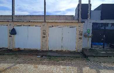 Imagem: A casa e possui 1 Dormitório, 1 Banheiro, 1 Vaga na garagem