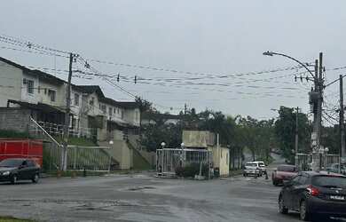 Imagem: A casa possui 2 Dormitórios, 1 Banheiro, 1 Vaga na garagem