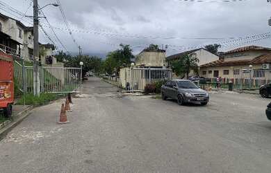 Imagem: A casa possui 2 Dormitórios, 1 Banheiro, 1 Vaga na garagem