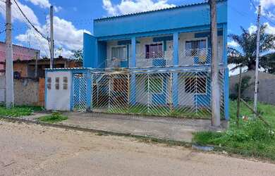 Imagem: A casa possui 1 Dormitório, 1 Banheiro, 1 Vaga na garagem