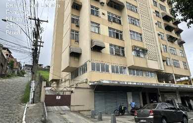 Imagem: A casa possui 2 Dormitórios, 1 Banheiro, 2 Vagas na garagem