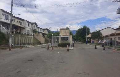 Imagem: A casa possui 2 Dormitórios, 1 Banheiro, 1 Vaga na garagem