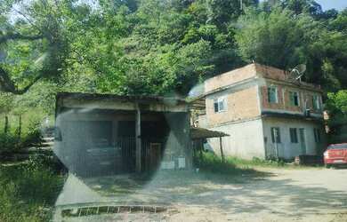 Imagem: O terreno possui 1 Dormitório, 1 Banheiro, 50m² de Área e