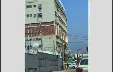 Imagem: A sala comercial possui 1 Dormitório, 1 Banheiro e 32m² de