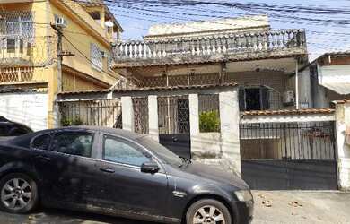 Imagem: A casa possui 1 Dormitório, 1 Banheiro, 1 Vaga na garagem