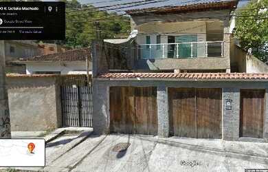 Imagem: A casa possui 3 Dormitórios, 1 Banheiro, 4 Vagas na garagem