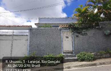 Imagem: A casa possui 2 Dormitórios, 1 Banheiro, 2 Vagas na garagem