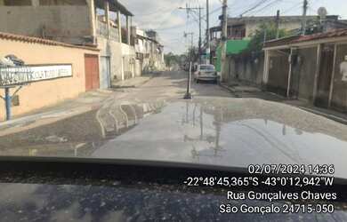 Imagem: A casa possui 1 Dormitório, 1 Banheiro, 1 Vaga na garagem