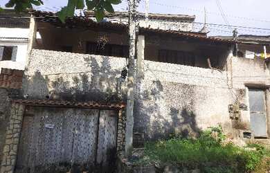 Imagem: A casa possui 3 Dormitórios, 1 Banheiro, 1 Vaga na garagem