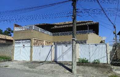 Imagem: A casa possui 2 Dormitórios, 1 Banheiro, 1 Vaga na garagem