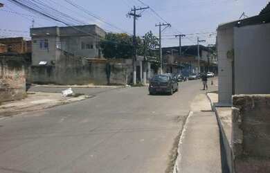 Imagem: A casa possui 2 Dormitórios, 1 Banheiro, 49m² de Área, 170m²