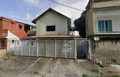 Imagem: A casa possui 2 Dormitórios, 1 Banheiro, 1 Vaga na garagem