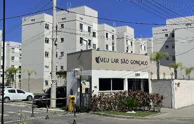 Imagem: O apartamento possui 2 Dormitórios, 1 Banheiro, 1 Vaga na garagem