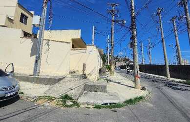 Imagem: A casa possui 1 Dormitório, 1 Banheiro, 34m² de Área, 525m²