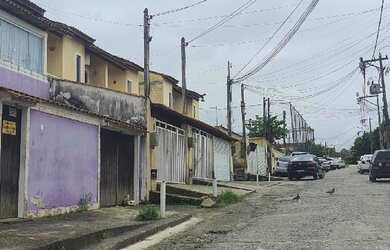 Imagem: A casa possui 2 Dormitórios, 1 Banheiro, 64m² de Área, 65m²