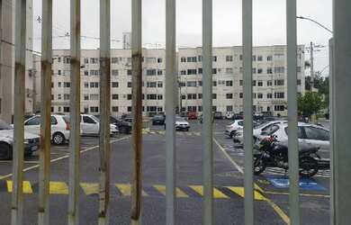 Imagem: O apartamento possui 2 Dormitórios, 1 Banheiro, 1 Vaga na garagem