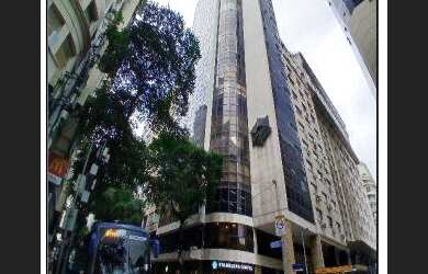 Imagem: A sala comercial possui 1 Dormitório, 1 Banheiro, 167m² de