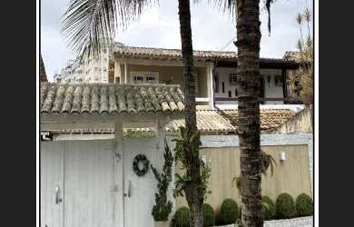 Imagem: A casa possui 1 Dormitório, 1 Banheiro, 338m² de Área, 274m²