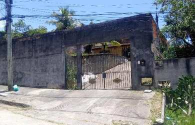 Imagem: A casa possui 4 Dormitórios, 1 Banheiro, 307m² de Área, 674m²