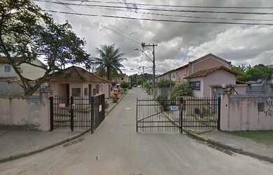 Imagem: A casa possui 2 Dormitórios, 1 Banheiro, 1 Vaga na garagem