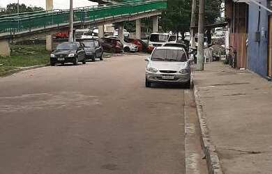 Imagem: A casa possui 2 Dormitórios, 1 Banheiro, 1 Vaga na garagem