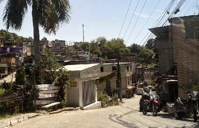 Imagem: A casa possui 2 Dormitórios, 1 Banheiro, 54m² de Área, 180m²