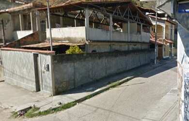 Imagem: A casa possui 3 Dormitórios, 1 Banheiro, 120m² de Área, 100m²