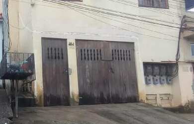 Imagem: A casa possui 2 Dormitórios, 1 Banheiro, 1 Vaga na garagem