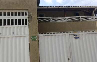 Imagem: A casa possui 2 Dormitórios, 1 Banheiro, 1 Vaga na garagem