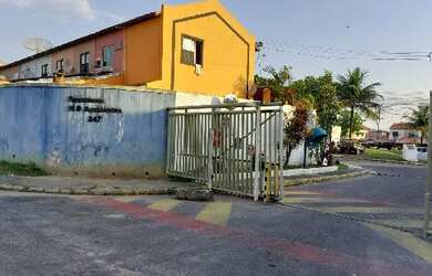 Imagem: A casa possui 2 Dormitórios, 1 Banheiro, 1 Vaga na garagem