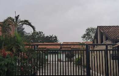 Imagem: A casa possui 2 Dormitórios, 1 Banheiro, 1 Vaga na garagem