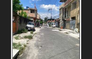 Imagem: A casa possui 2 Dormitórios, 1 Banheiro, 1 Vaga na garagem