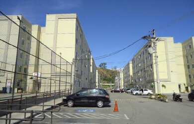 Imagem: O apartamento possui 2 Dormitórios, 1 Banheiro, 1 Vaga na garagem