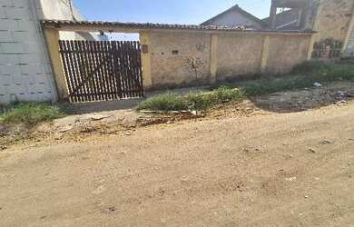 Imagem: A casa possui 2 Dormitórios, 1 Banheiro, 1 Vaga na garagem